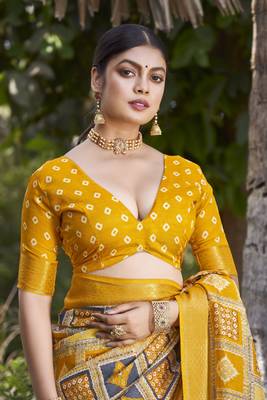 Woven Border With Printed Yellow Kalamkari silk blend Ethnic Partywear Saree 3