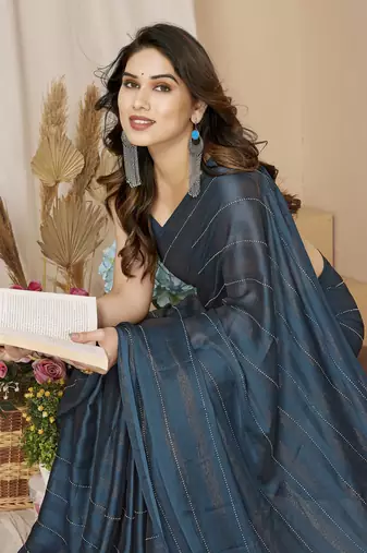 pre draped teal saree with sparkling style looks