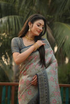 Koram Grey Kanjivaram Soft Silk Weaving Borders Havy Design Saree With Blouse For Women 4
