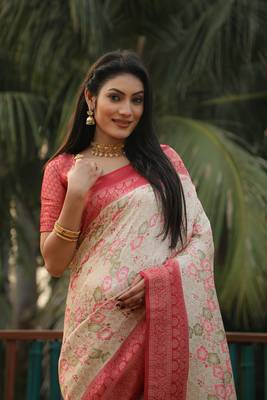 Koram Off White Kanjivaram Soft Silk Weaving Borders Havy Design Saree With Blouse For Women 5
