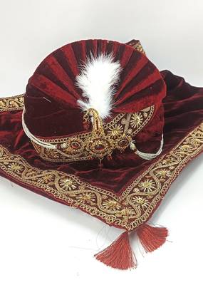 MAROON GROOM SAFA TURBAN WITH DUPATTA 1