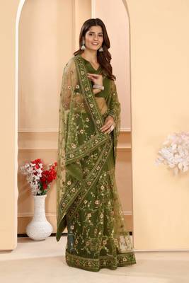 Beautiful Latest Designed Embroidered Bollywood Net Saree With Unstiched Blouse 5