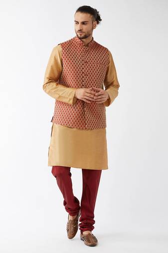 Men'S Rose Gold And Maroon Silk Blend Jacket, Kurta And Pyjama Set