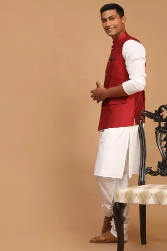 Men'S Maroon And White Cotton Blend Jacket, Kurta And Pyjama Set