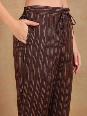 women grey rayon blend ethnic motifs printed straight kurta trousers with dupatta 4