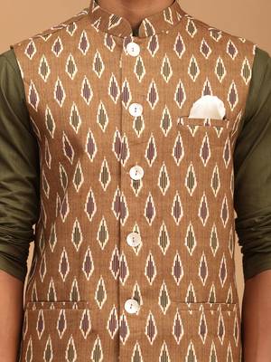 Green And White Cotton Blend Jacket, Kurta And Pyjama Set 4