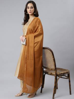 Janasya women's beige chanderi silk solid kurta with pant and dupatta 3