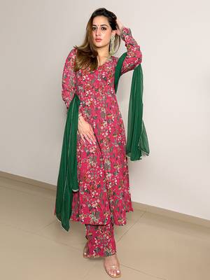 Janasya women's pink georgette digital floral printed kurta with palazzo and dupatta 2