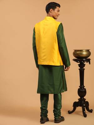 Green Silk Blend Jacket, Kurta And Pyjama Set 3
