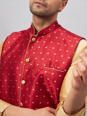 Rose Gold And Maroon Silk Blend Jacket, Kurta And Pyjama Set 4