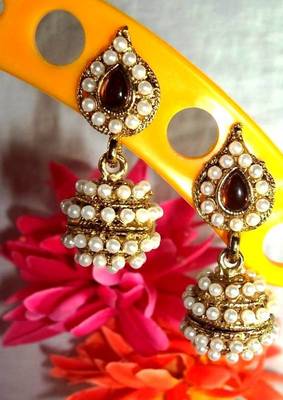 Brown Leaf Pearl Jhumki Earrings 2