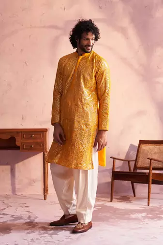 Men'S Yellow And Cream Georgette Kurta And Patiala Set