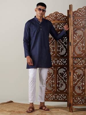 Men'S Navy Blue And White Cotton Blend Kurta Pyjama Set 1