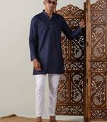 Men'S Navy Blue And White Cotton Blend Kurta Pyjama Set
