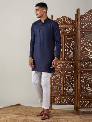 Men'S Navy Blue And White Cotton Blend Kurta Pyjama Set 2