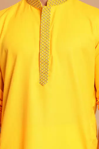 Men'S Yellow And White Cotton Blend Kurta Pyjama Set