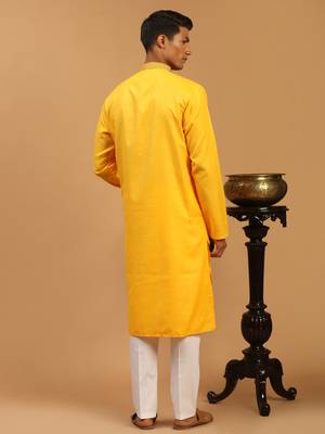 Men'S Yellow Cotton Blend Kurta & Pyjama Set 3
