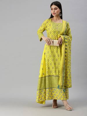 women's round neck floral foil print yellow anarkali kurta and palazzos with dupatta 4