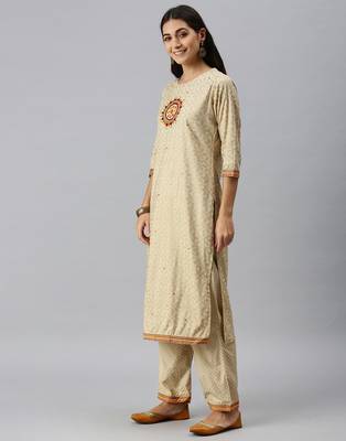 women's round neck floral foil print cream straight kurta and palazzos with dupatta 3