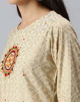 women's round neck floral foil print cream straight kurta and palazzos with dupatta 5