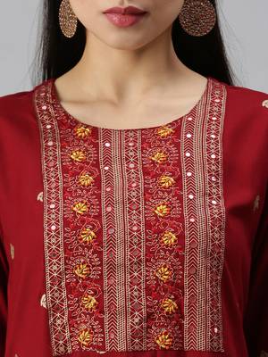 women's round neck ethnic motifs foil print maroon straight kurta and palazzos 5
