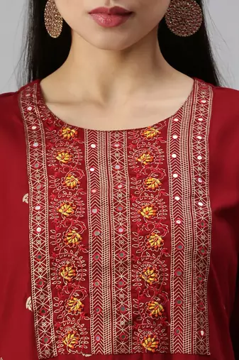 women's round neck ethnic motifs foil print maroon straight kurta and palazzos