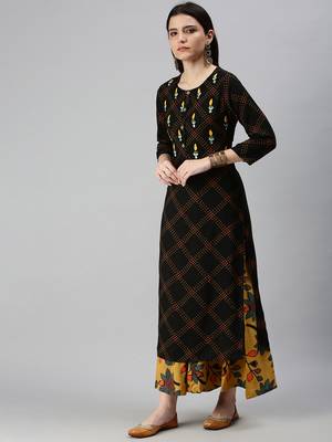 women's round neck bandhani black straight kurta and palazzos 2
