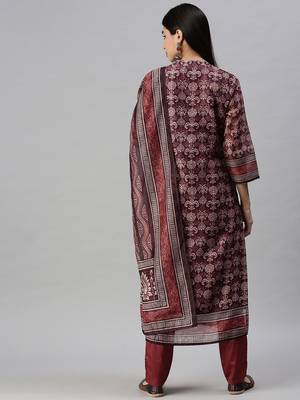 women's mandarin collar ethnic motifs maroon straight kurta and trouser with dupatta 3