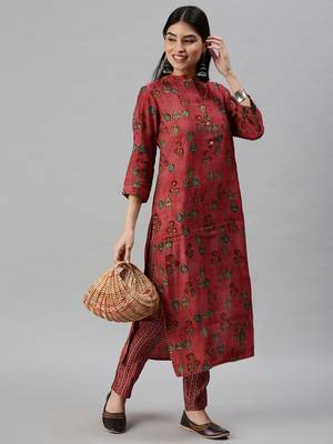 women's mandarin collar floral foil print magenta straight kurta and trouser 4