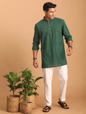 Green And White Cotton Short Kurta And Pyjama Set 2