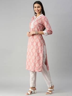 women's mandarin collar chevron foil print mauve straight kurta and trouser 2