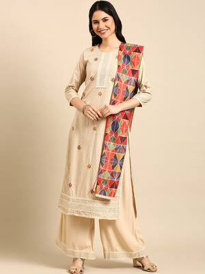 women's round neck solid foil print beige straight kurta and palazzos with dupatta 4