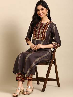 women's round neck checked foil print grey straight kurta and trouser 4