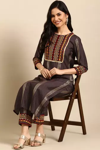 women's round neck checked foil print grey straight kurta and trouser