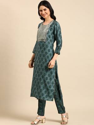 women's round neck floral foil print blue straight kurta and trouser with dupatta 3