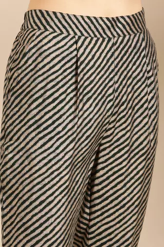 women's round neck bandhani foil print green straight kurta and trouser