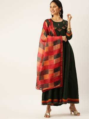 women's round neck solid foil print green a-line kurta and trouser with dupatta 2