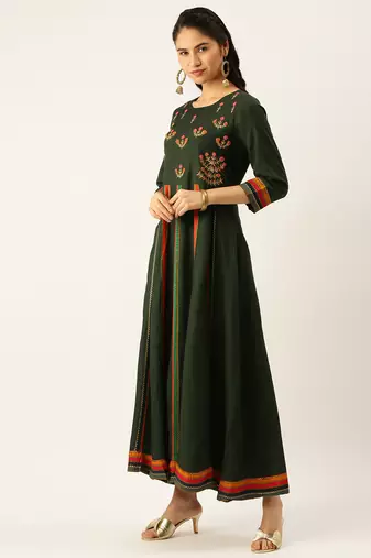 women's round neck solid foil print green a-line kurta and trouser with dupatta
