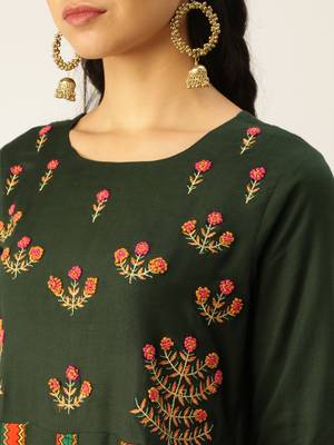 women's round neck solid foil print green a-line kurta and trouser with dupatta 5