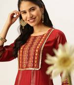 women's round neck checked foil print maroon straight kurta and trouser