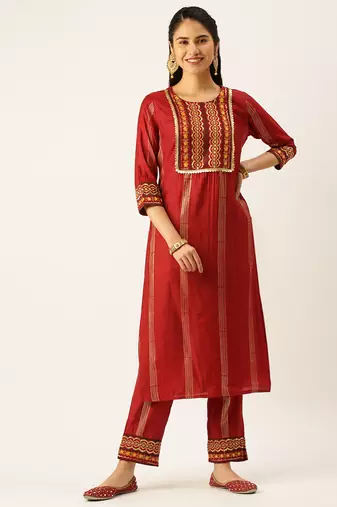 women's round neck checked foil print maroon straight kurta and trouser