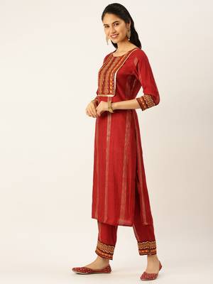 women's round neck checked foil print maroon straight kurta and trouser 3
