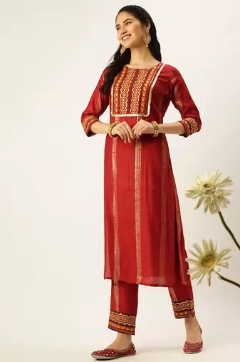 women's round neck checked foil print maroon straight kurta and trouser