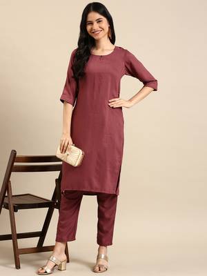 women's round neck woven design mauve straight kurta and trouser 5