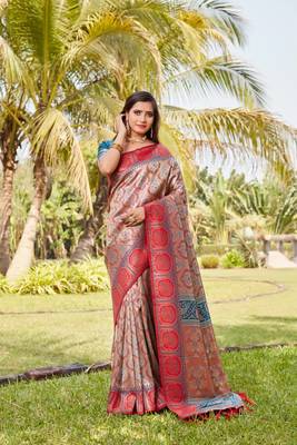 Boutique collection kanjivaram soft silk saree with unstitched blouse 3