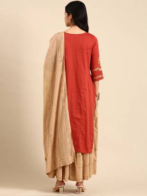 women's scoop neck solid rust straight kurta and skirt with dupatta 4