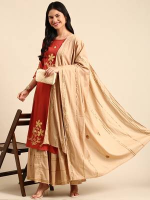 women's scoop neck solid rust straight kurta and skirt with dupatta 5