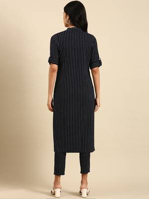 women's mandarin collar striped navy blue straight kurta and trouser 4