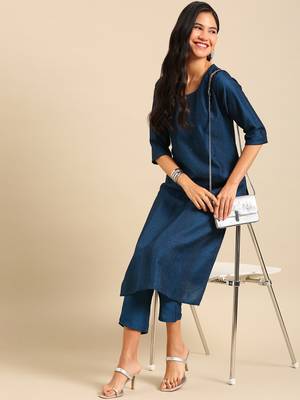 Showoff women's scoop neck solid teal straight kurta and trouser 4