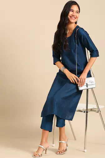 Showoff women's scoop neck solid teal straight kurta and trouser